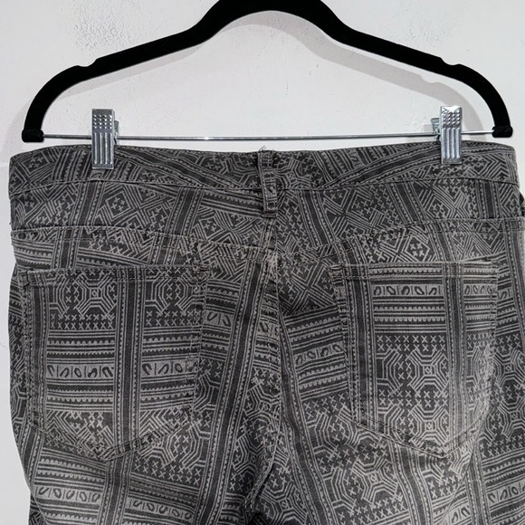 Free‎ People jeans Isla Batik Skinny size 30 gray tribal design - Picture 5 of 7